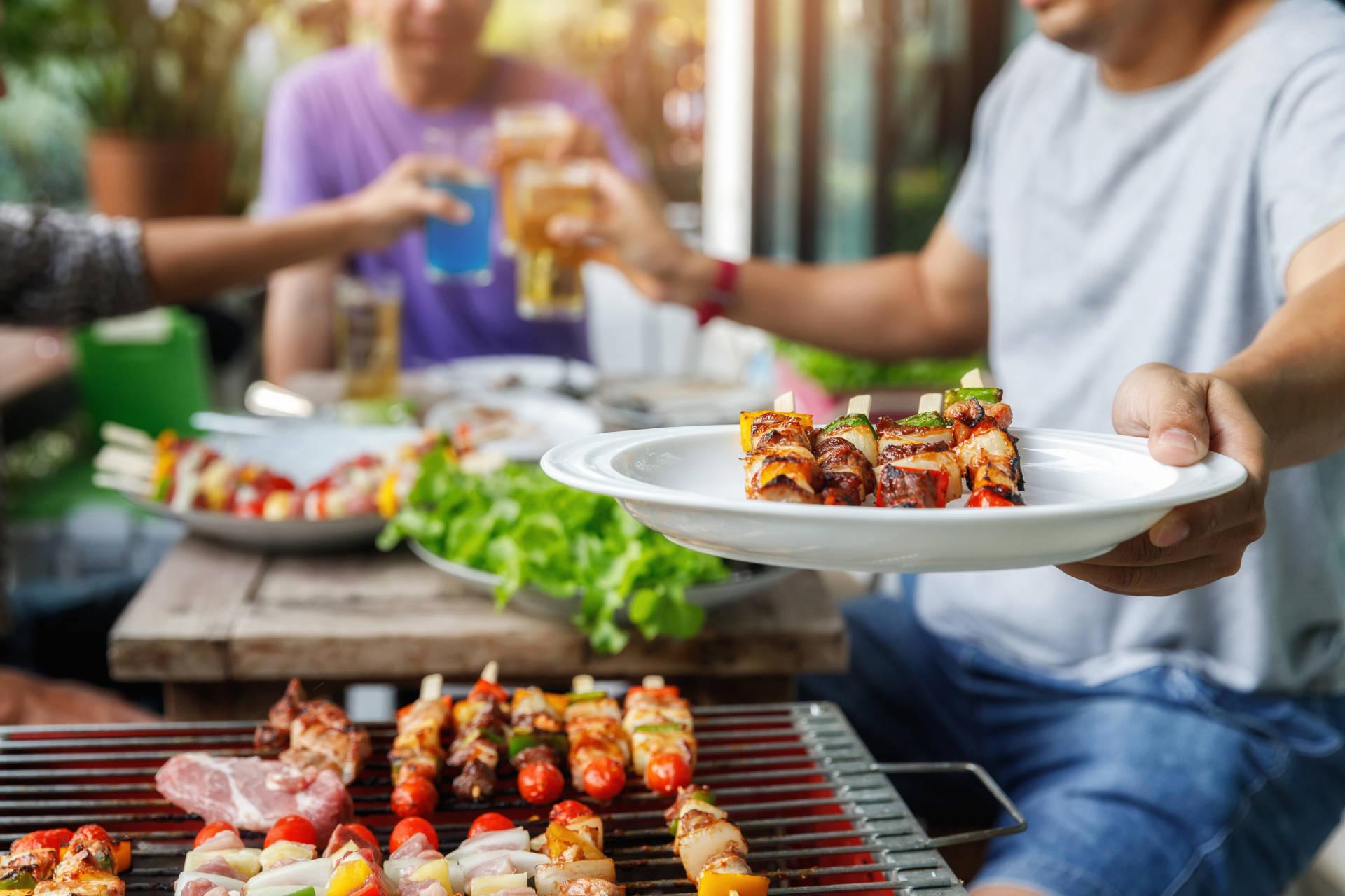"Hái tiền triệu" với dự án mô hình quán nướng ngoài trời