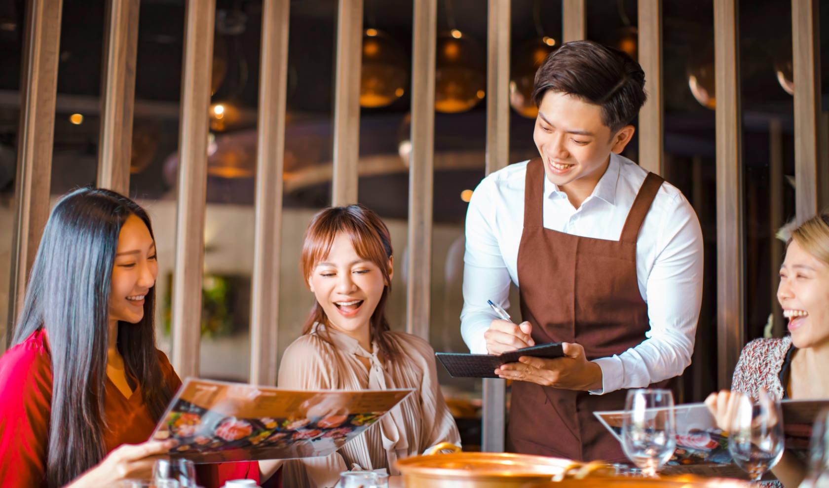 Giải pháp thu hút khách đến nhà hàng mùa lễ bạn không thể bỏ qua