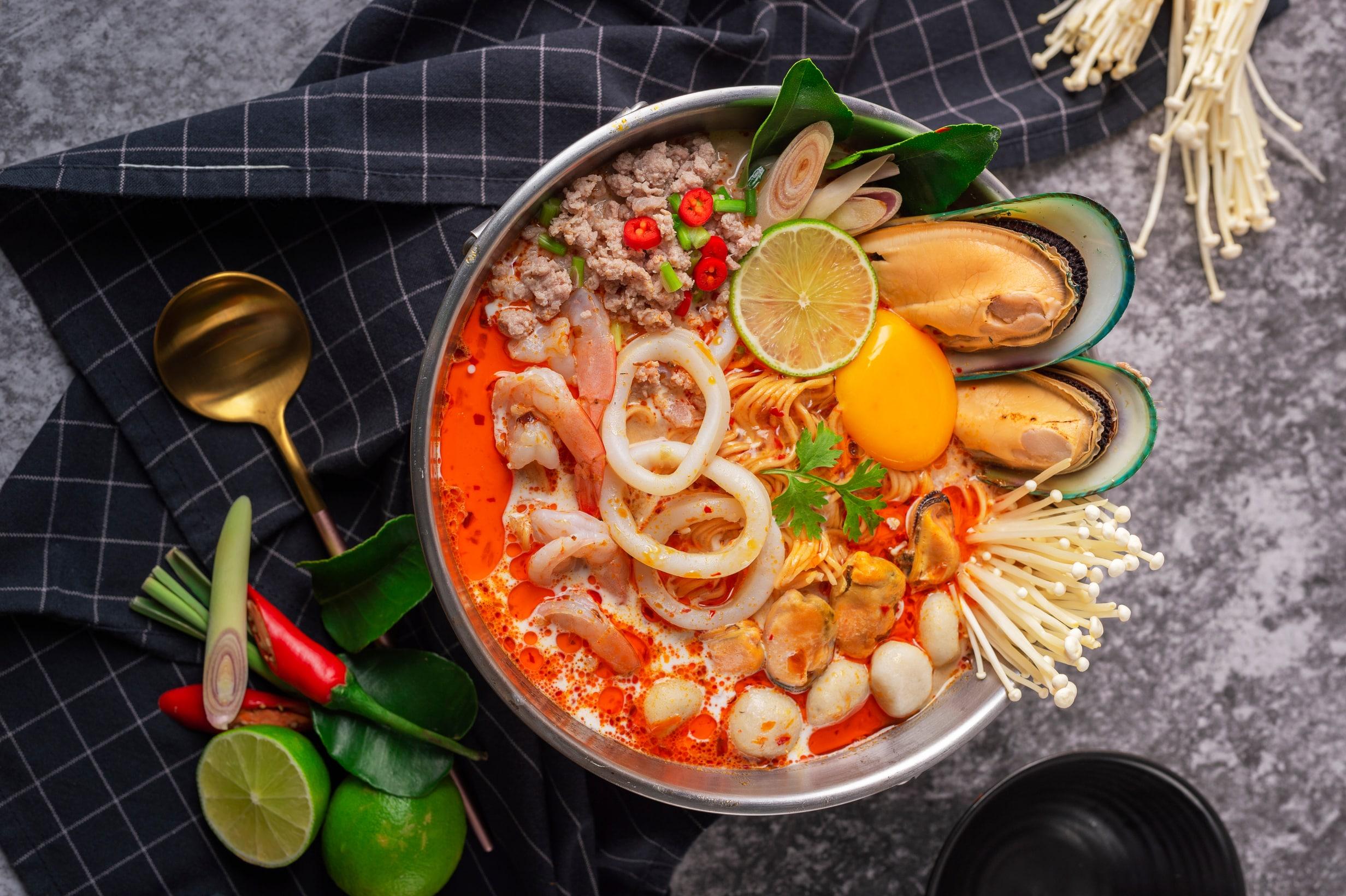 gia-vi-nem-san-lau-thai